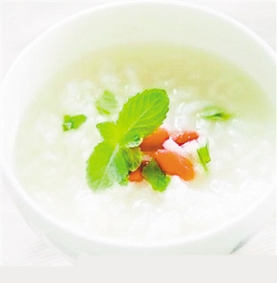 夏季养生宜清淡 药膳也能成良方
