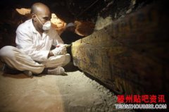 <b>埃及发现3400年前古墓有多具木乃伊</b>