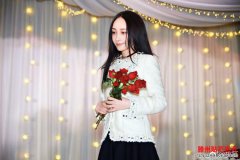 姚笛被成功求婚晒照配文：此心安处，便是乐也
