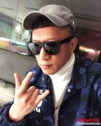 <b>孙红雷发文纪念影迷会成立17周年称粉丝为家人们</b>