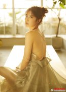 <b>女星李佳颖被疑劈腿阮经天沉默2天发声:只会倒立</b>