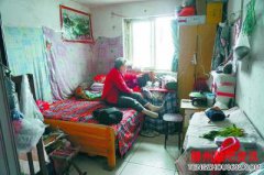 为1套公租房母子10年打8场官司79岁老人盼回家
