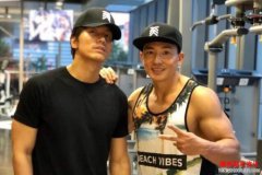 <b>刘畊宏偶遇言承旭同框比肌肉并用一句话表明私下关系</b>