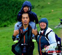 <b>退休军官旅游时拾金不昧捡到苹果手机主动寄回</b>