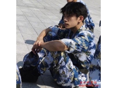 易烊千玺参加军训被曝光