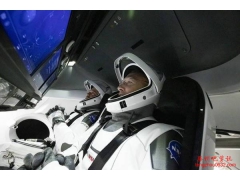 SpaceX首次载人火箭发射延期