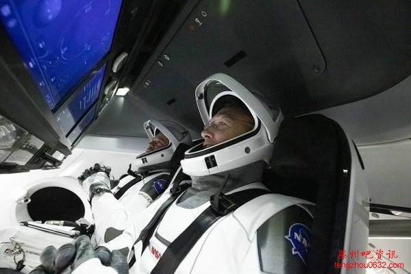 SpaceX首次载人火箭发射延期