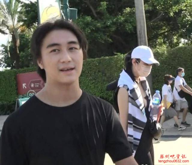 何猷君奚梦瑶守孝期间同游迪士尼，儿子在家，8个月大很难带他来