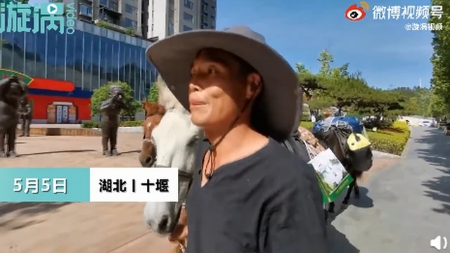 这才是土豪！夫妻骑马从新疆回福建已花30多万