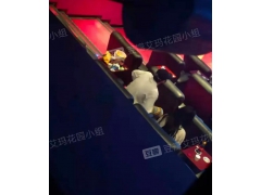 ​吴亦凡疑​恋情曝光!与​女生包场​看电影戴同款,对方是00后知名网