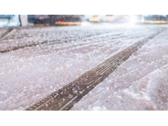 北京门头沟灵山四月飘雪 一夜穿回冬天