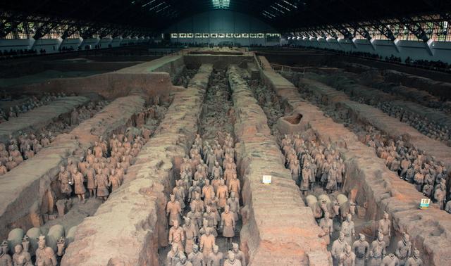 1997年考古专家在兵马俑中发现死尸